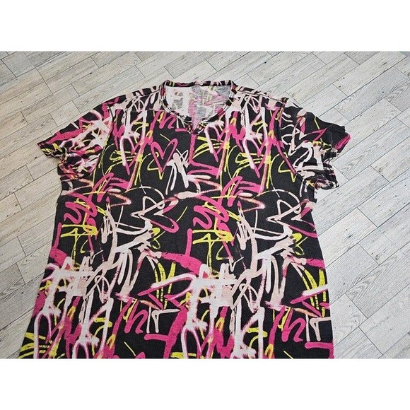 INC Int'l Concepts All Over Graphic Print Raw Hem T-Shirt V-Neck Size XL - Picture 1 of 9